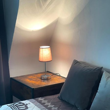 City Apartment, Ferienwohnung 3 Zkdb, Balkon, Dachgeschoss, Naehe Duesseldorf Крефельд Екстер'єр фото